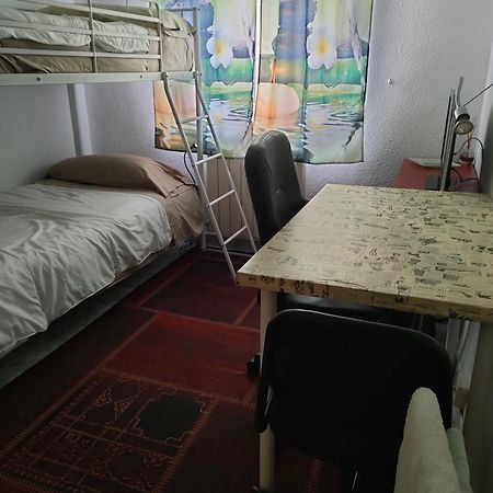 Habitacion Privada, Luminosa Y Bien Comunicada 马德里 外观 照片